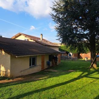 Grande Maison Traditionnelle à la campagne / 9 pièces / 180 m² / Terrain 1500 m² à 15 minutes gare SNCF et accès autoroute - Saint-Bonnet-de-Chavagne (38840)